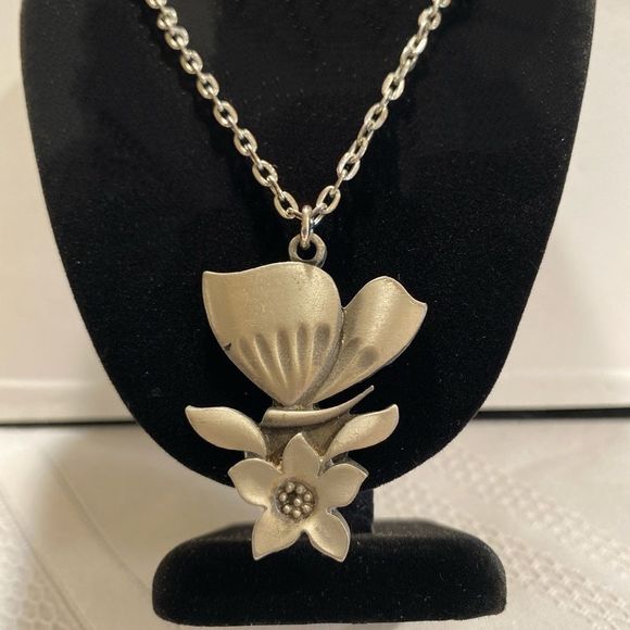 Vintage R. Tennesmed Sweden Mod Pewter Figural Butterfly Necklace - Picture 5 of 9